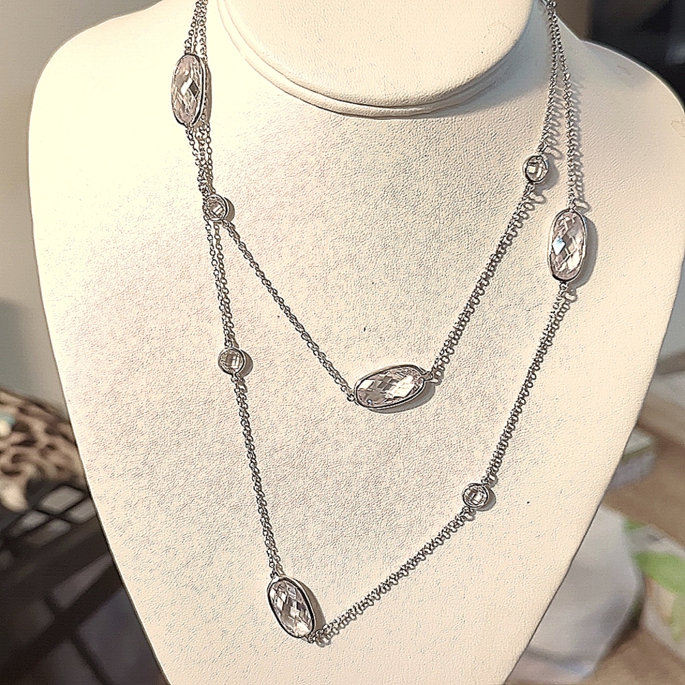 16 inch Scattered crystal neck